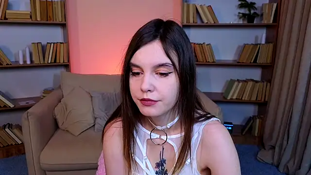 Snapshot of SusieMorris chatting on January 25, 1:54 am SusieMorris online show from January 25, 1:54 am