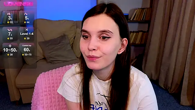 Snapshot of SusieMorris chatting on February 22, 2:06 am SusieMorris online show from February 22, 2:06 am