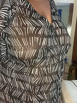 Snapshot of thickyelliana chatting on March 14, 10:50 am thickyelliana online show from March 14, 10:50 am