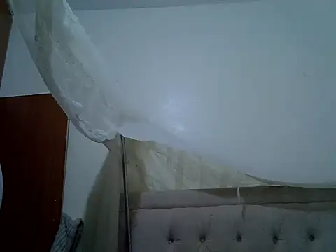 Snapshot of thickyelliana chatting on October 9, 8:34 am thickyelliana online show from October 9, 8:34 am