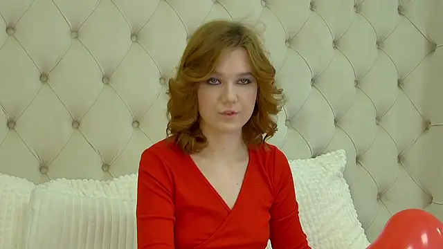 Snapshot of LessySmith chatting on February 14, 3:58 pm LessySmith online show from February 14, 3:58 pm