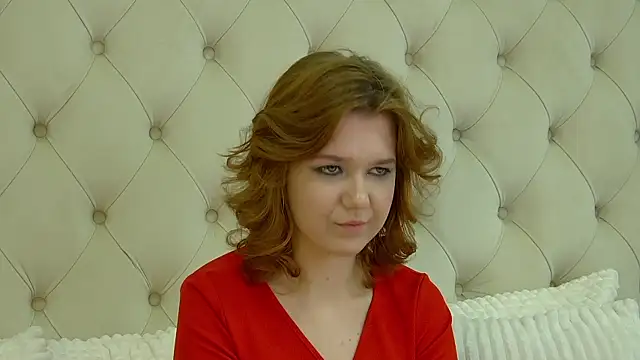 Snapshot of LessySmith chatting on February 14, 10:04 pm LessySmith online show from February 14, 10:04 pm