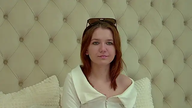 Snapshot of LessySmith chatting on March 7, 4:44 pm LessySmith online show from March 7, 4:44 pm