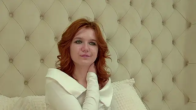 Snapshot of LessySmith chatting on March 14, 10:27 pm LessySmith online show from March 14, 10:27 pm