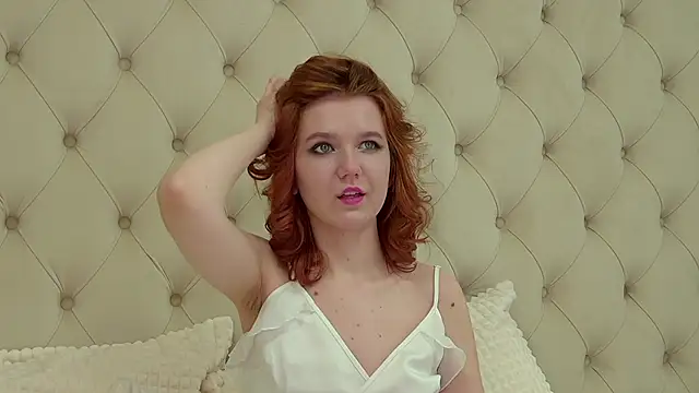 Snapshot of LessySmith chatting on March 22, 10:48 pm LessySmith online show from March 22, 10:48 pm