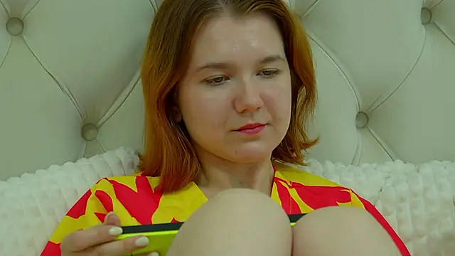 Snapshot of LessySmith chatting on September 20, 4:24 am LessySmith online show from September 20, 4:24 am