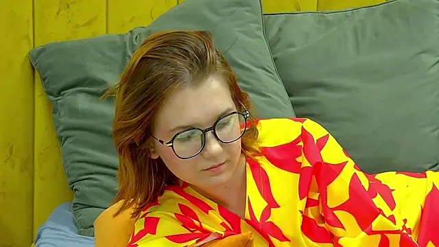 Snapshot of LessySmith chatting on September 21, 4:36 am LessySmith online show from September 21, 4:36 am