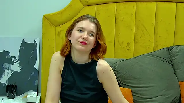 Snapshot of LessySmith chatting on October 12, 4:22 am LessySmith online show from October 12, 4:22 am