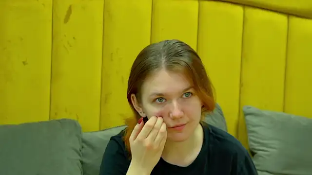 Snapshot of LessySmith chatting on November 7, 4:18 pm LessySmith online show from November 7, 4:18 pm