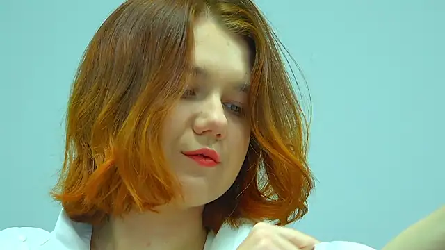 Snapshot of LessySmith chatting on February 2, 4:17 pm LessySmith online show from February 2, 4:17 pm