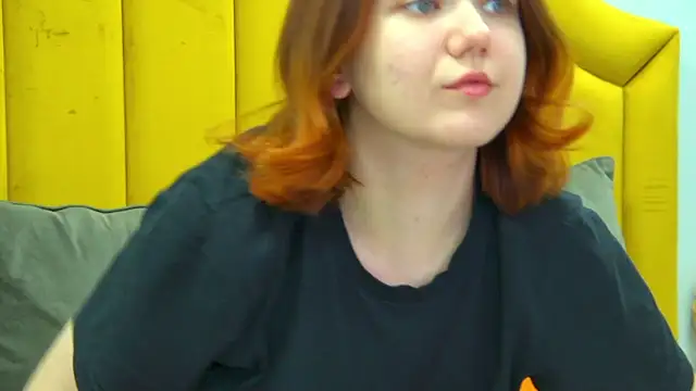 Snapshot of LessySmith chatting on February 20, 4:07 pm LessySmith online show from February 20, 4:07 pm