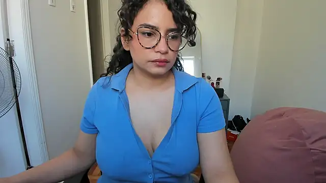 cinnamon rosa online show from February 6, 9:49 pm