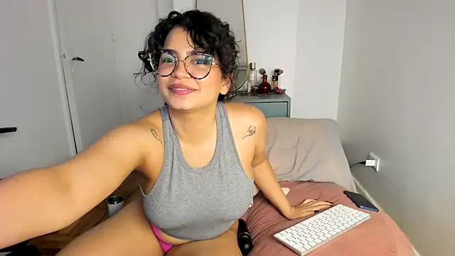 cinnamon rosa online show from February 7, 12:53 am