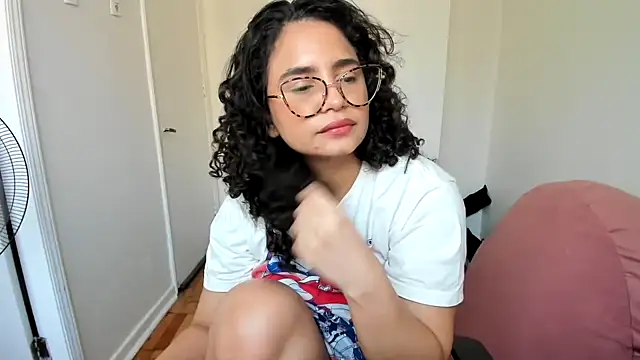 cinnamon rosa online show from February 10, 10:40 pm