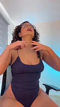 Snapshot of cinnamon_rosa chatting on January 16, 7:51 pm cinnamon rosa online show from January 16, 7:51 pm