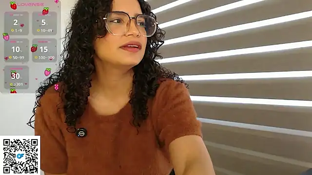 Snapshot of cinnamon_rosa chatting on February 1, 2:48 pm cinnamon rosa online show from February 1, 2:48 pm