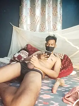 Snapshot of richardjames95 chatting on February 13, 6:37 pm richardjames95 online show from February 13, 6:37 pm