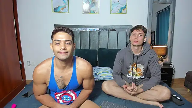 Snapshot of Luciano_and_Marlon chatting on April 30, 1:06 pm Luciano and Marlon online show from April 30, 1:06 pm