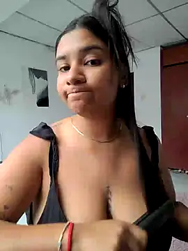Snapshot of Sofythom1 chatting on February 8, 9:25 pm Sofythom1 online show from February 8, 9:25 pm