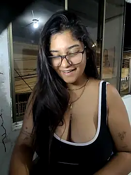 Snapshot of Sofythom1 chatting on March 9, 1:04 am Sofythom1 online show from March 9, 1:04 am