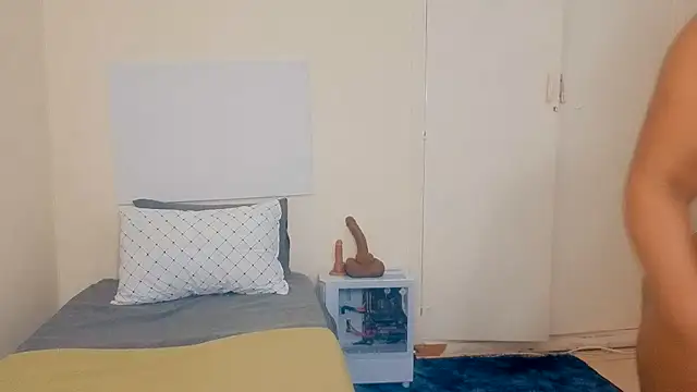 GiantBootyMilf online show from July 11, 6:32 pm