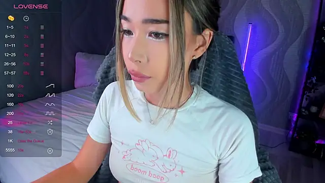 sensualily online show from July 22, 3:26 pm