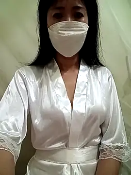Snapshot of YunLem chatting on January 4, 12:37 am YunLem online show from January 4, 12:37 am