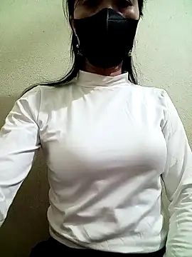 Snapshot of YunLem chatting on February 1, 1:30 pm YunLem online show from February 1, 1:30 pm