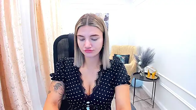SelenaeMoore online show from June 9, 3:40 am