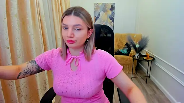 SelenaeMoore online show from July 6, 3:58 am