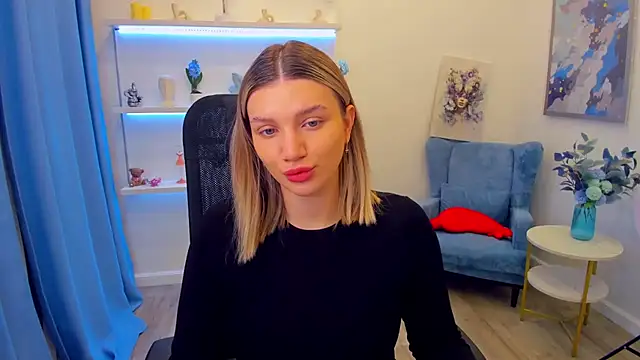SelenaeMoore online show from July 12, 4:03 am