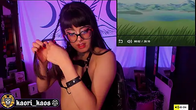 kaos room online show from December 9, 11:45 pm