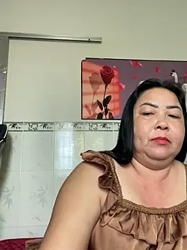Snapshot of NDith chatting on June 5, 7:58 am NDith online show from June 5, 7:58 am