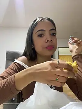 NAUGHTY LITTLE 18 online show from February 8, 12:06 am