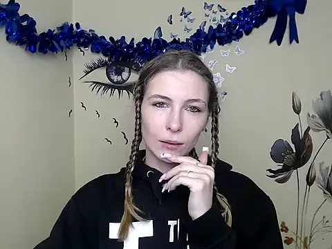 Snapshot of StrangerGi chatting on January 16, 1:04 pm StrangerGi online show from January 16, 1:04 pm