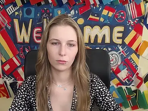 StrangerGi online show from May 6, 6:19 am