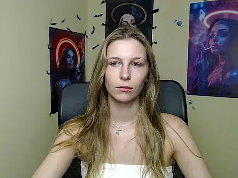 StrangerGi online show from June 13, 6:44 am