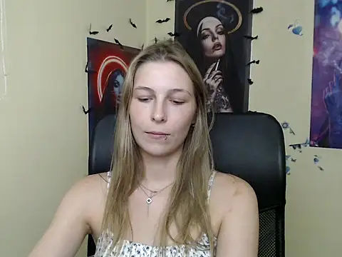 StrangerGi online show from June 29, 10:26 am