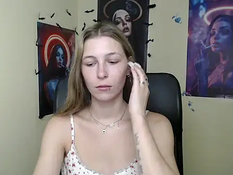 StrangerGi online show from July 3, 6:20 am