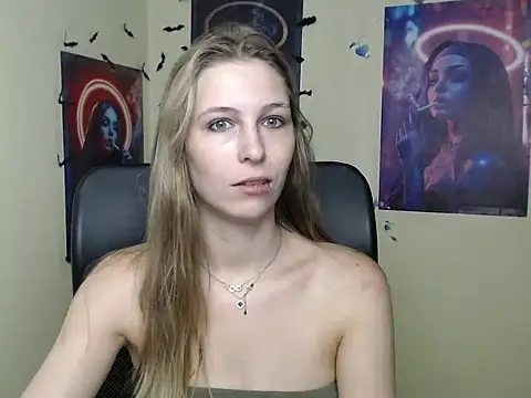 StrangerGi online show from July 8, 5:45 am