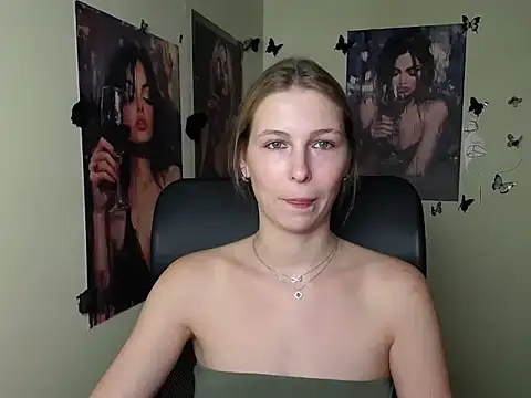 StrangerGi online show from July 17, 11:39 am