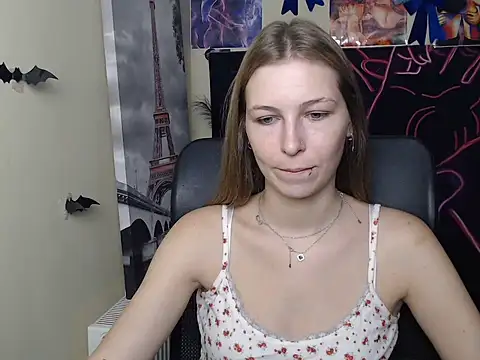 StrangerGi online show from July 18, 5:55 am