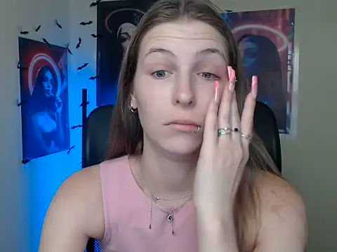 StrangerGi online show from July 22, 6:16 am