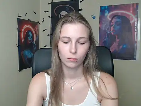 StrangerGi online show from July 28, 6:20 am
