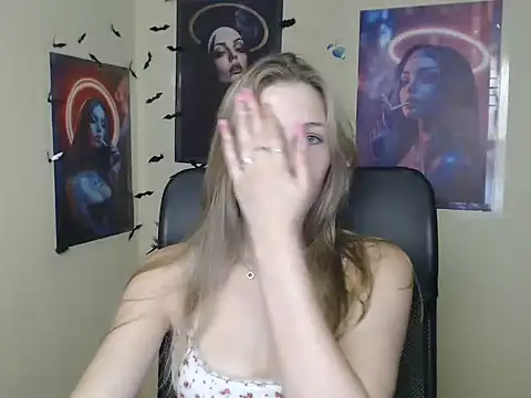 StrangerGi online show from July 30, 8:19 pm