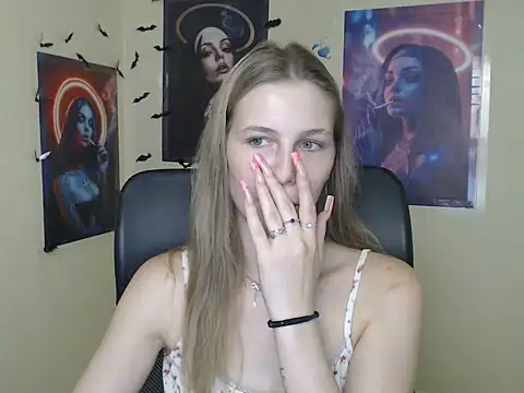 StrangerGi online show from August 3, 11:37 am