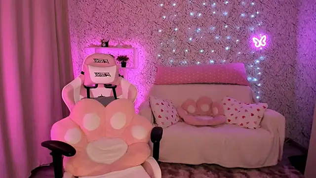 luna cross online show from February 2, 6:15 am