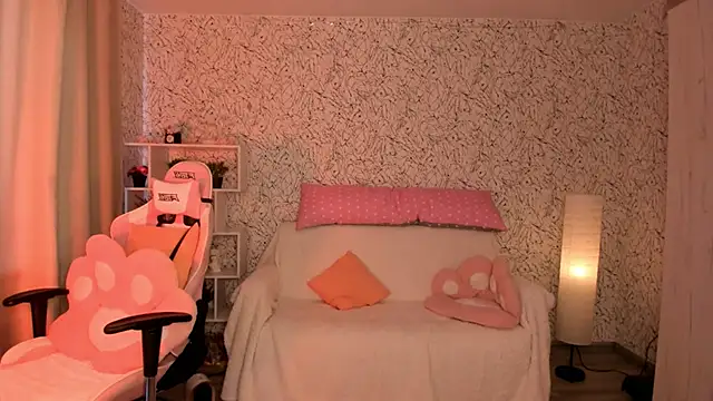 luna cross online show from March 19, 7:29 am