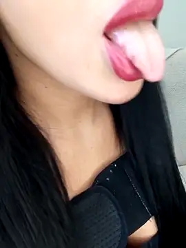 black Pantherr69 online show from April 6, 6:14 am