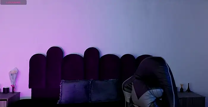 cristal hilton 10 online show from February 7, 12:14 am